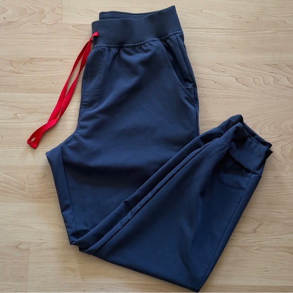 FIGS Technical Collection Zamora Women’s Charcoal Jogger Scrub Pants, Petite Med - Picture 5 of 12